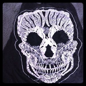 Black skull tank top